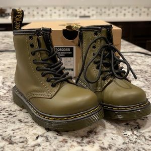 Toddler Dr. Martens Boots 1460 t in olive size 7